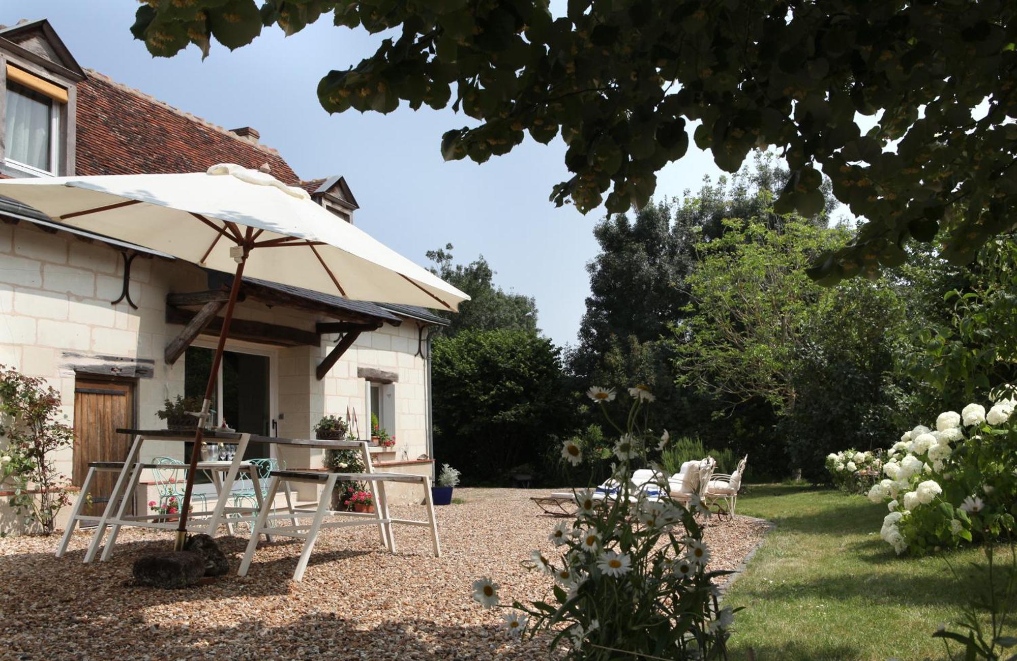 Une Maison, Un Jardin Berthenay Kültér fotó
